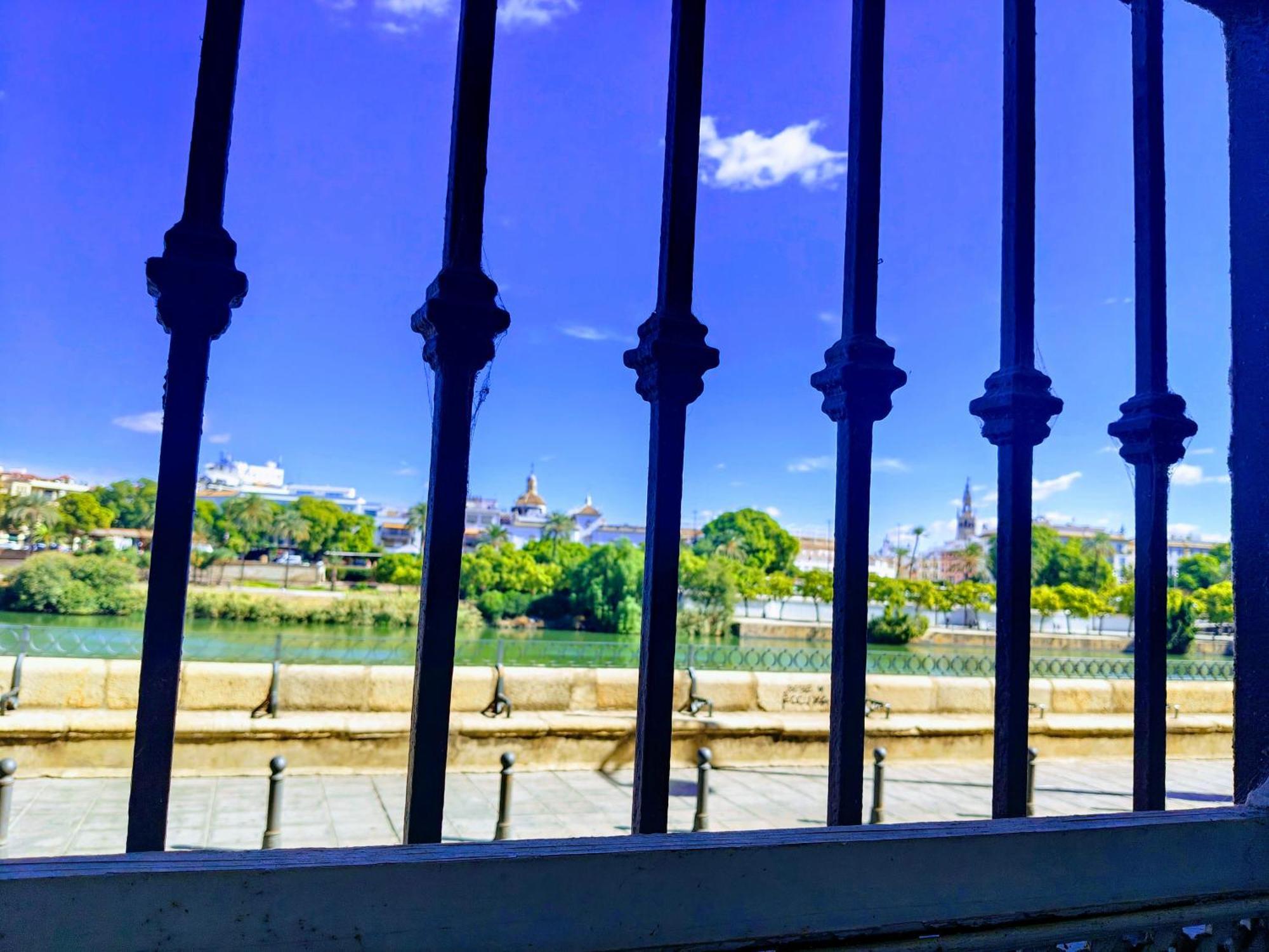 Boho Chic River Side Apartment Seville Ngoại thất bức ảnh