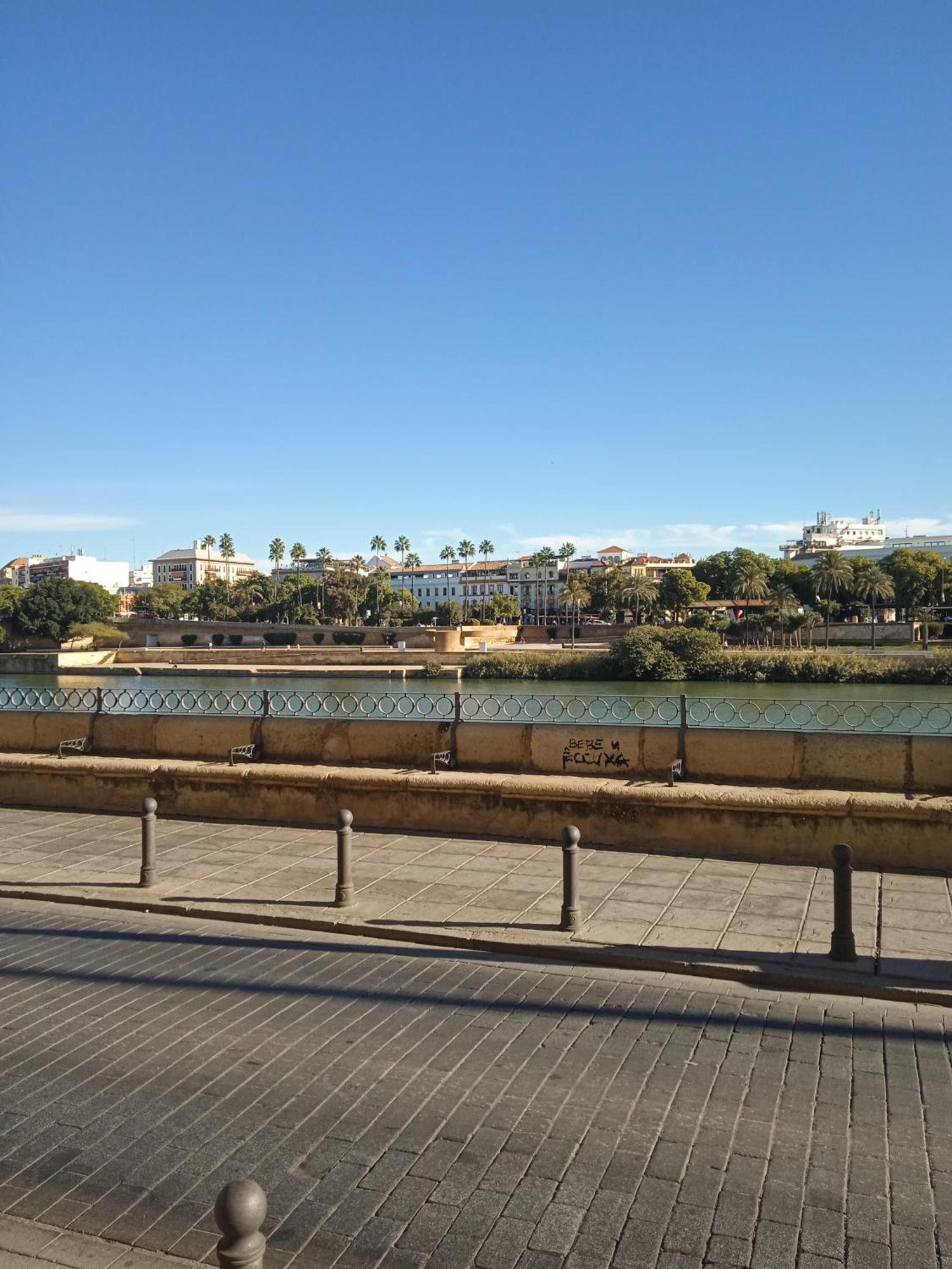 Boho Chic River Side Apartment Seville Ngoại thất bức ảnh